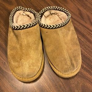 BearPaw Cozy Tan Slippers